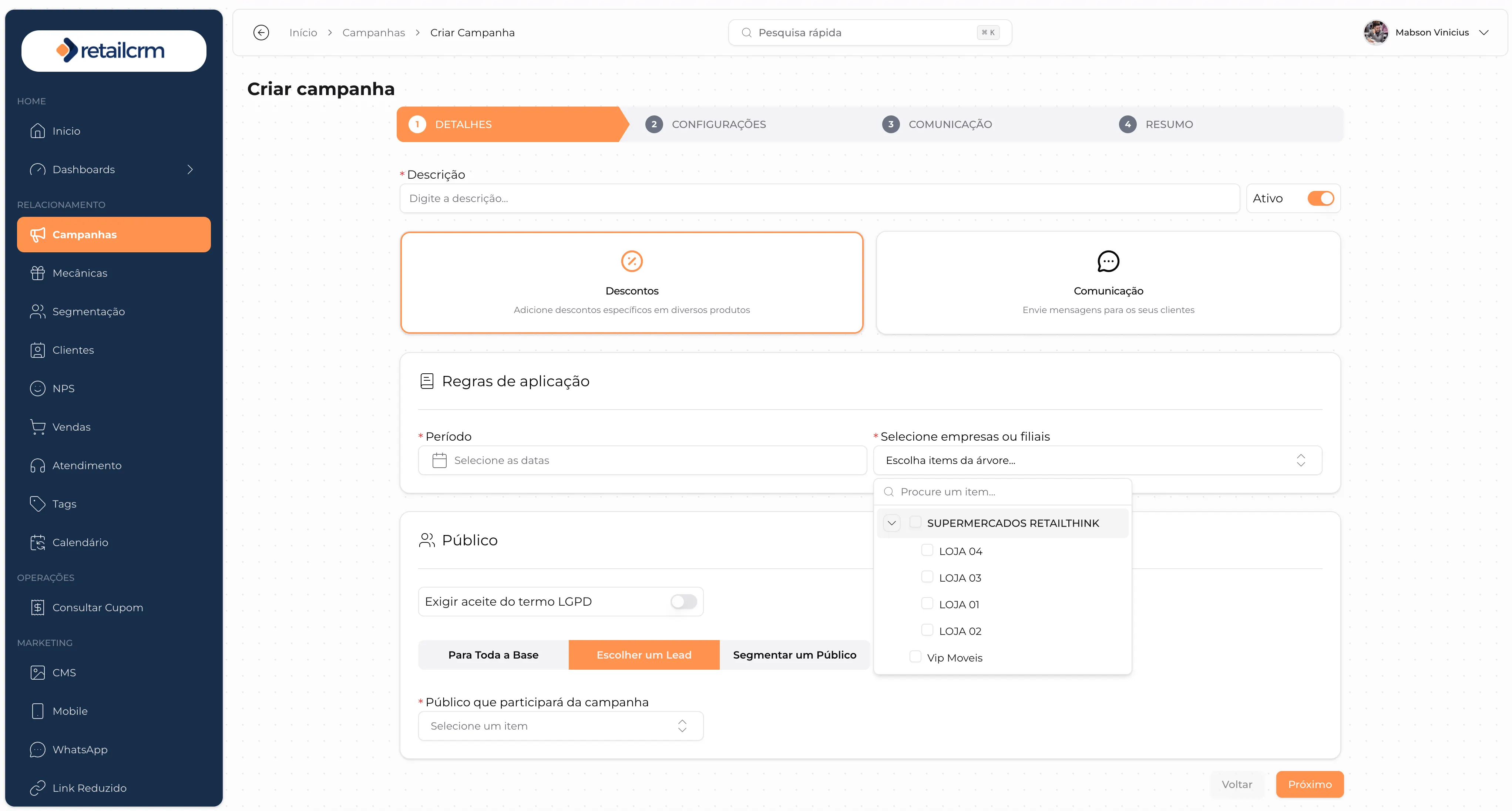 Assistente de criação de campanha do RetailCRM, no passo 1 de 4